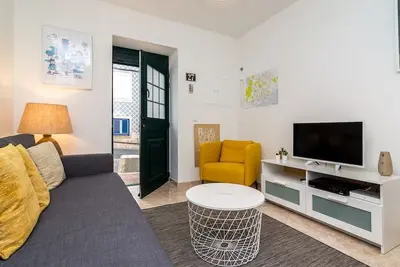 Graça 27 Apartment | Wi-Fi | Location | Couples