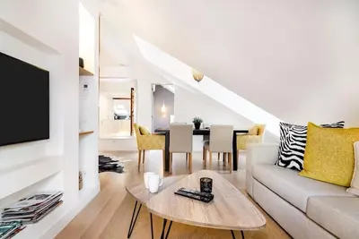 Downtown Luxury Duplex | Ac | Elevator | Wi-Fi