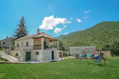 Image de Maison de vacances Zagvozd pour 1 - 8 personnes avec 3 chambres à coucher - Maison de vacances