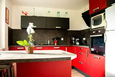 Image de Appartement au calme avec terrasse pour 6 personnes, 3 chambres.