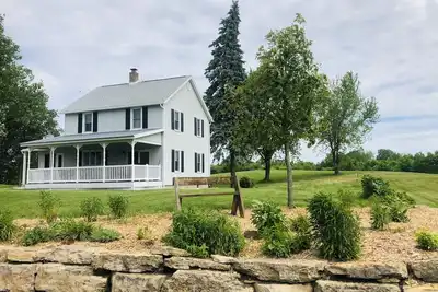 Image de Your place to get away from it all. Only 20 miles to Madison