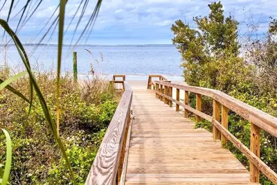 Image de Savannah Beach & Racquet Club, 1 bedroom beachfront condo 314a