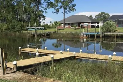 Image de Waterfront Home With Boat Dock, Kayaks, Fishing Poles and More!