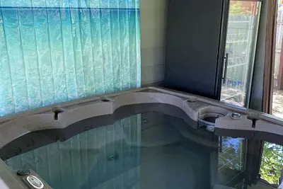 Image de Melodic Forest~Hot Tub, Music Studio, Close to Wineries, Erie & Cleveland