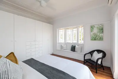 Image de House to Yourself with Backyard (3Km to Cbd) - Vie