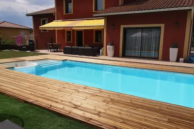 Image de Villa 8 Personnes Avec Piscine à 15 min de Lyon