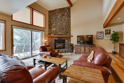 Deck + Mtn View: Keystone Townhome Near Resort!