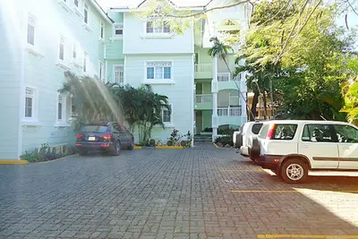 Image de 2bd 2bth Beachfront Condo With Sea Views In Central Sosua, Chica Friendly