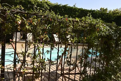 Image de Gîte de standing climatisé 3 ch avec terrasse privative et piscine partagée