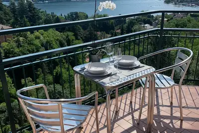 Image de The window on Lake Como