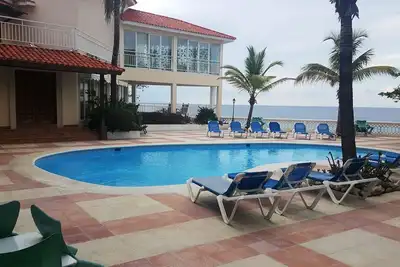 Image de Guest-friendly 2bd 2bth condo in beachfront residence near shops/bars