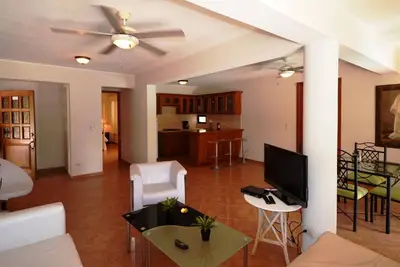 Image de Groundfloor condo in beachfront residence near shops, restaurants and bars