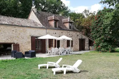 Image de 1- La Faneuse, le calme dans une bulle de verdure