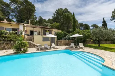 Image de Le Maule Provençal - Belle villa avec piscine vue massif des Maures
