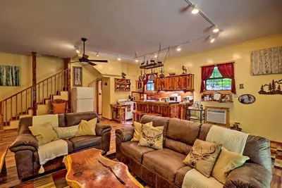 Image de Ouachita River Cabin: Royal Haven w/ Dock!