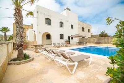Image de Villa Kannella Lussu - Villa 4 chambres - Belle piscine en pierre - Parfait pour les familles