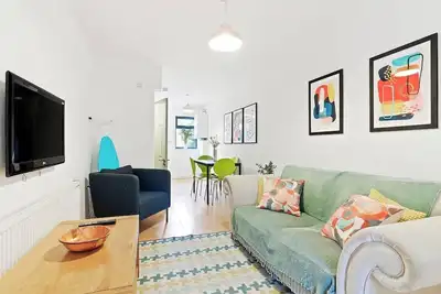 Image de Pop, Bright 2 Bed, 1. 5 Bath House in Kennington