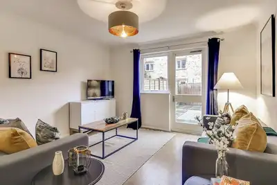 Image de Lovely 4bed House w/garden, 1 stop to Waterloo