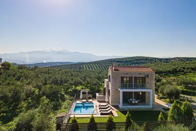 Dimokritos Villa Iii, a homestay experience