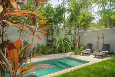 Image de New large house, private pool in safe neighborhood