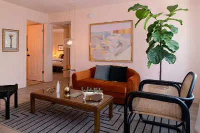 Image de Stylish & Eclectic Modern 2/2 Apt - WeAreGrateful