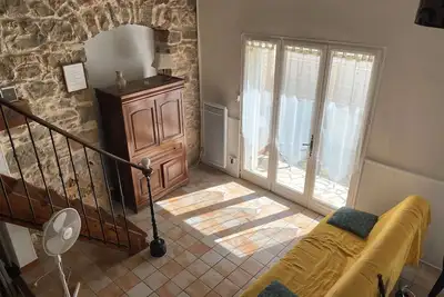 Image de Appartement T3 au calme avec extérieur privatif, proche étang, tout équipé, 3 chambres.
