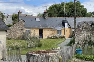 Image de Gîte du Petit Rocher Sainte Suzanne proche du centre historique