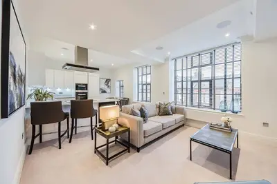 Image de Designer 2-Bed Apartment by the Thames-1st floor