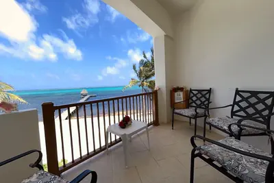 Image de Relaxing Seafront Escape with Spectacular Caribbean Views kayaks & infinity pool