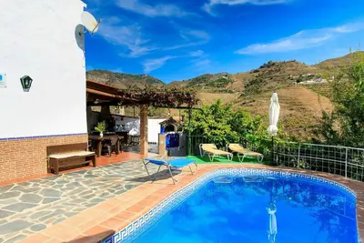 Image de Belle maison de vacances privée avec Wifi, piscine privée, Tv, terrasse, animaux admis et parking
