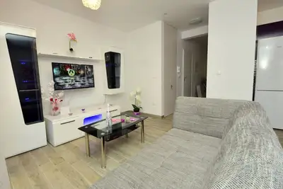 Image de Confortable appartement pour 4 personnes avec Wifi, climatisation, piscine privée, Tv et terrasse