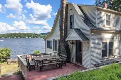 Waters Edge on Dockham Shore! Lake Winnipesaukee Waterfront!
