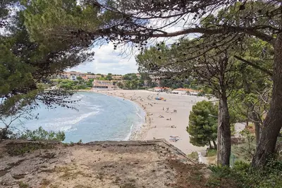 Image de T2, 3 étoiles avec une  superbe vue mer et plage et pinède sans aucun vis à vis.