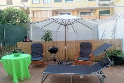 Image de Appartement central. Grand patio extérieur et garage