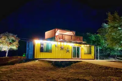 Image de Unique 40’ Container Home in Leander Perfect for stays near Austin.