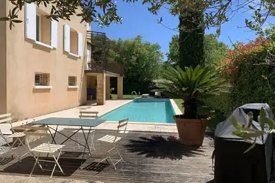 Image de Grande villa climatisée avec piscine chauffée dans résidence sécurisée