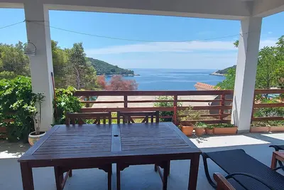 Image de Apartment Kristić - Saplunara Bay view