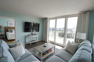 Image de Beautiful Luxury Condo at The Pelican Beach Resort! ! !