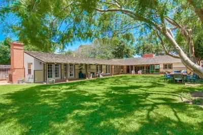 Image de Ranch Style Home with a huge backyard