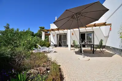 Image de Relax in a quiet, well-equipped apartment on a natural plot (2013).