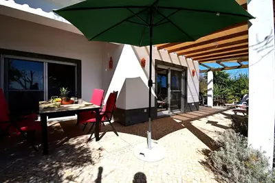 Image de Relax in a quiet, well-equipped apartment on a natural plot (2013).