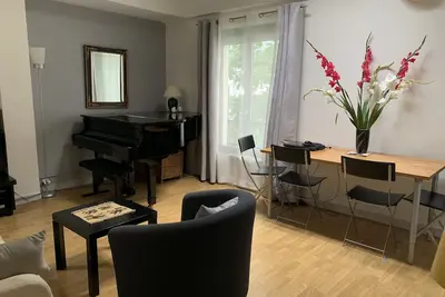 Image de Appartement de charme à 20' du centre. Climatisé