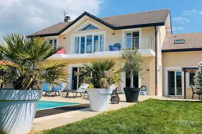 Image de Superbe villa de 330m² pour 11 couchages, Piscine chauffée, terrasse et jardin