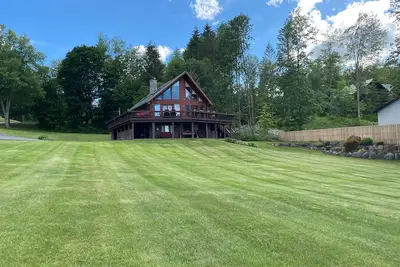 Image de Adirondack Lakeside Lodging, Wrap Around Deck, Panoramic Lakeviews, Beach Access