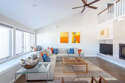 Image de Beautiful Townhouse on Wonderland Lake