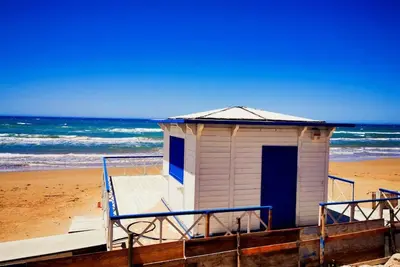 Image de Seaside cottage Uncle Christmas