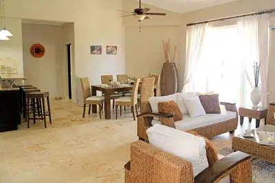 Image de Sea-views Apt. in Luxury Beachfront Resort, jacuzzi\/pool\/internet\/cable Tv\/Ac