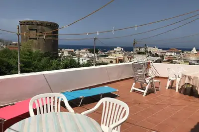 Image de Apartment with lovely views, in walking distance to everything