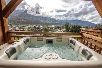 Image de Lovely chalet, hot-tub, amazing views, only 5 mins walk to Samoens centre