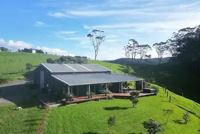 Image de Green peaceful and private with stunning rural views